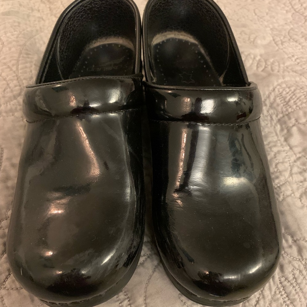 Used black patent leather Danskos, good condition